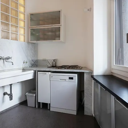One Bedroom Of Comfort And Style In The Heart Of Milan