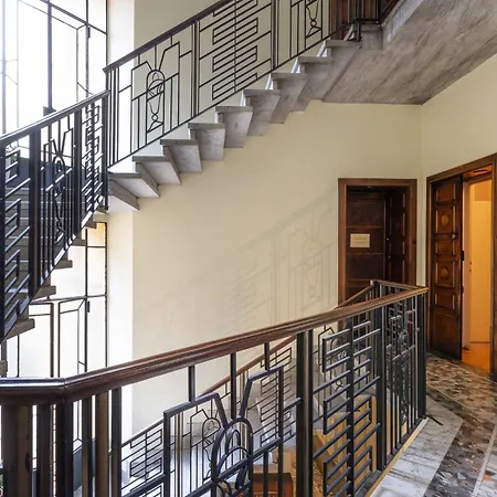 One Bedroom Of Comfort And Style In The Heart Of Milan